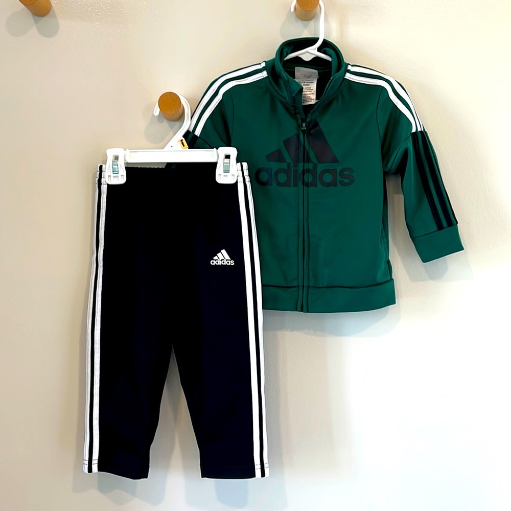 18M Boys’ Adidas Black/Green Tracksuit